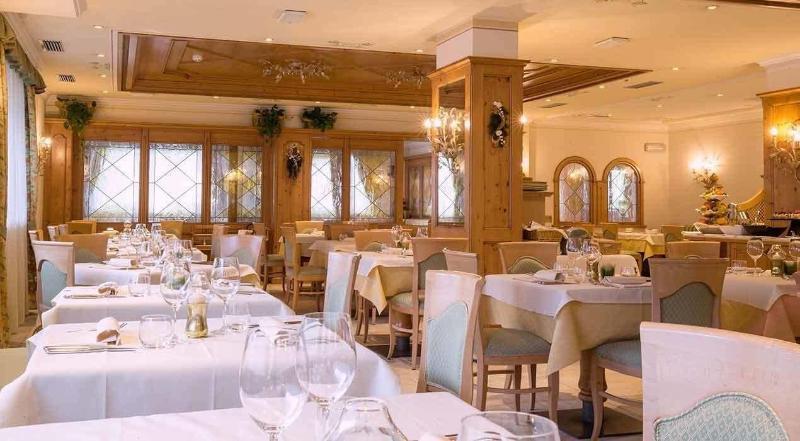 Beverly Alps Hotel & Spa Pinzolo Zewnętrze zdjęcie