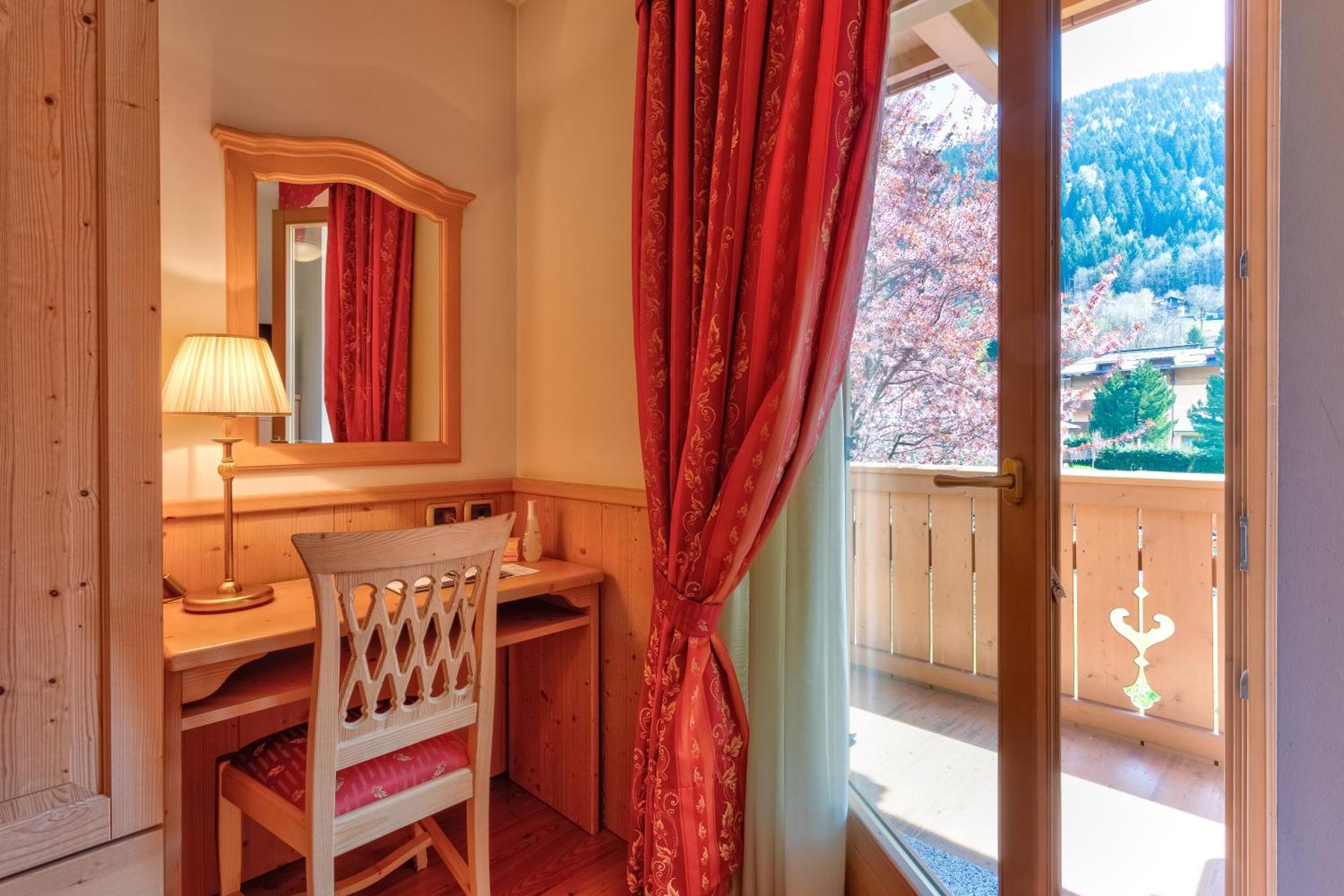 Beverly Alps Hotel & Spa Pinzolo Pokój zdjęcie