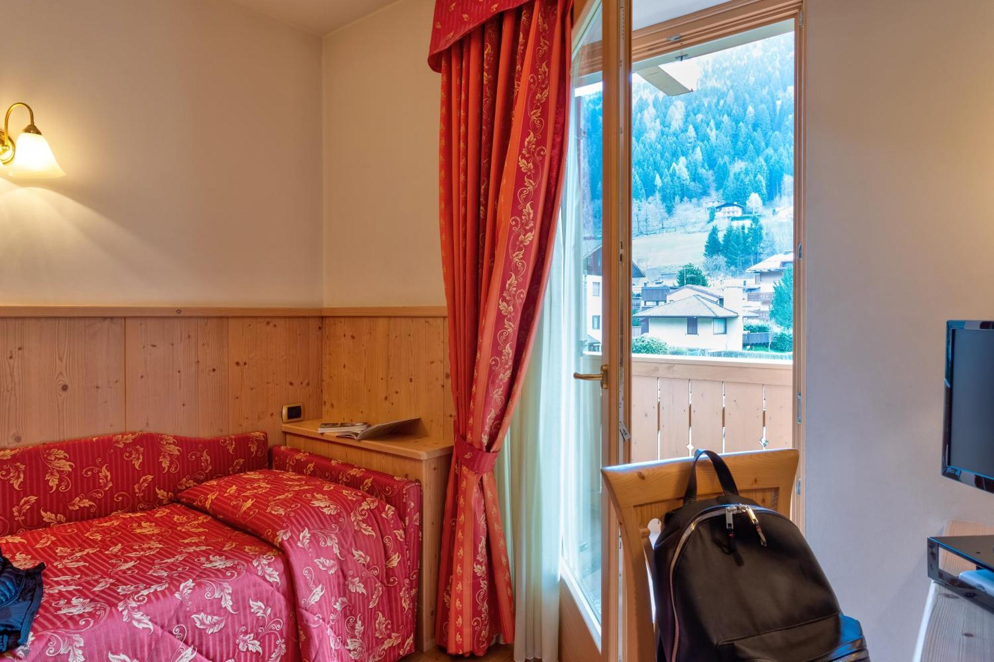 Beverly Alps Hotel & Spa Pinzolo Pokój zdjęcie