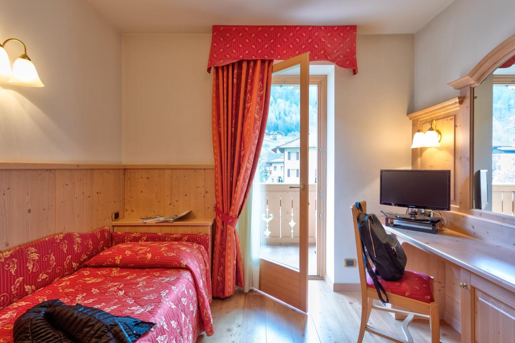 Beverly Alps Hotel & Spa Pinzolo Pokój zdjęcie