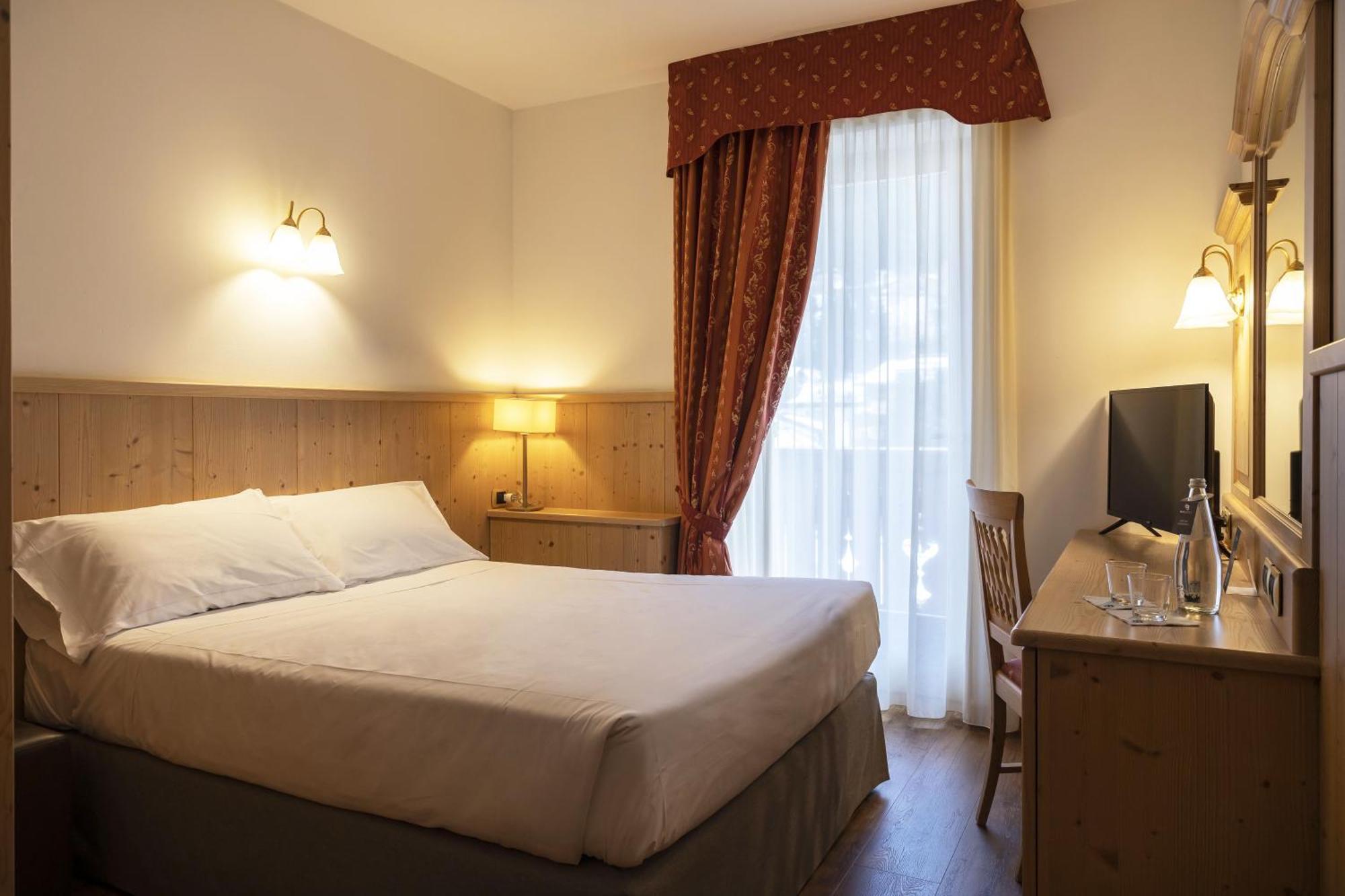 Beverly Alps Hotel & Spa Pinzolo Pokój zdjęcie