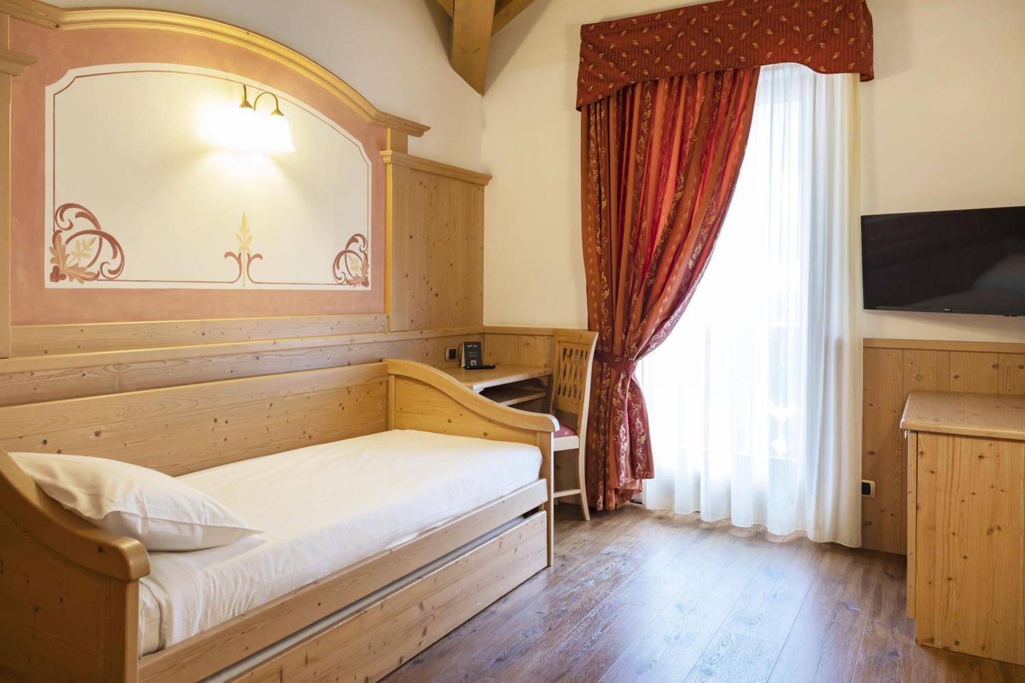 Beverly Alps Hotel & Spa Pinzolo Pokój zdjęcie